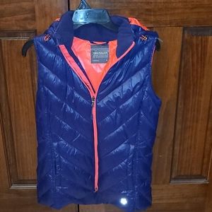Mint condition hooded Tek Gear puffer vest